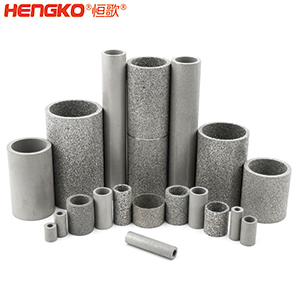 如果您對燒結(jié)不銹鋼濾管筒有任何疑問，您會在這里找到答案。  一、什么是燒結(jié)不銹鋼濾管筒？    是通過加熱或加壓的燒結(jié)工藝制成的特殊金屬管。根據(jù)您需要的金屬類型，可以選擇燒結(jié)不銹鋼金屬管、燒結(jié)銅金屬管或燒結(jié)青銅金屬管。  二、燒結(jié)金屬管有哪些用途？ 1.食品和飲料行業(yè)：防止食物營養(yǎng)成分被沖走，還可以過濾掉污染物。 2.水力發(fā)電廠為您工廠的渦輪機提供動力。保持電力循環(huán)生產(chǎn)。 3.天然氣生產(chǎn)廠可以捕獲氣體中的小污染物。 4.化學加工工業(yè)過濾掉有害污染物，提高化學產(chǎn)品的效率。 5.石油工業(yè)消除污染物來提高石油產(chǎn)品的純度。 6.醫(yī)藥行業(yè)去除藥品中的污染物，并提高藥用價值     三、燒結(jié)金屬管的優(yōu)點是什么？ 1.材料堅固形狀靈活    2.良好的滲透性     3.多種孔隙分布 4.性能穩(wěn)定可以應對來自各種流體的高壓而不會變形。  5.機械強度高可以在高溫高壓等極其惡劣的環(huán)境中使用。 6.可以調(diào)整孔的大小    7.耐腐蝕和熱沖擊   8.設備易于清潔，無需長時間關機。  四、選擇燒結(jié)金屬管時要注意以下幾點：  優(yōu)質(zhì)材料、溫度范圍、微米變化、耐腐蝕、納污能力、機械強度 需要的高強度（恒歌316不銹鋼濾管正反向流動中提供相同的強度）      燒結(jié)金屬管的工作原理  五、什么材料可以制造燒結(jié)金屬管？ 1.燒結(jié)不銹鋼：高機械強度耐腐蝕，在高壓高溫中高效運行不會損壞；  2.銅粉末燒結(jié)管屬不銹鋼替代品，耐腐蝕且經(jīng)濟實惠，但耐溫和強度較差；  3.鎳合金，適用于極端工作條件的燒結(jié)金屬管。     注：燒結(jié)、固化、退火有以下幾個方面的比較：  1.燒結(jié)：這是一種熱處理方法，會使粉末狀物質(zhì)形成整體材料，利用粉末中單個粒子之間發(fā)生的擴散?？梢怨虘B(tài)和液態(tài)下發(fā)生。     金屬粉末  2.養(yǎng)護：是用來加速化學反應的技術，適用于高分子及高分子材料復合。當熱固性聚合物在室溫下無法在合理時間內(nèi)固化時，您將使用固化爐應用高溫來實現(xiàn)固化過程。  （例如，當您將預浸碳纖維覆蓋在模具上時可以固化它，使它保持模具的形狀，單體會在固化溫度下迅速反應，從而形成熱固性聚合物，使預浸墊物質(zhì)變硬。）  3.退火：是一種熱處理技術，用于使用非常高的溫度來減輕物質(zhì)的應力，降低處理物質(zhì)中原子間鍵內(nèi)的內(nèi)應力和整體彈性能。此外，它是指金屬熱處理、高性能聚合物和陶瓷玻璃的術語。  （例如，您可以將冷軋鋼坯退火，制成另一種產(chǎn)品，當內(nèi)部應力不推薦時，例如在進行機加工之前，您可使用此過程，機械加工通過去除材料來改變內(nèi)應力的分布。     六、有哪些類型的燒結(jié)金屬管： 1.燒結(jié)多孔金屬管金屬管上的孔有助于過濾過程，運營成本低，但由于表面積小效率較低。     2.褶皺燒結(jié)金屬管表面積大于多孔金屬管，過濾效率高，但成本也高。     七、能清洗燒結(jié)金屬管嗎？ 建議定期清潔設備上累積的污染物提高效率，確保其經(jīng)久耐用并發(fā)揮最佳性能，延長使用壽命。  在 Hengko我們將幫助您獲得合適的燒結(jié)不銹鋼濾管筒以滿足獨特的應用要求。您有任何疑問，請隨時聯(lián)系我們的團隊。m.minyinglaser.com